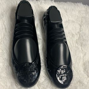Tory Burch Patent leather flat black shoe 8